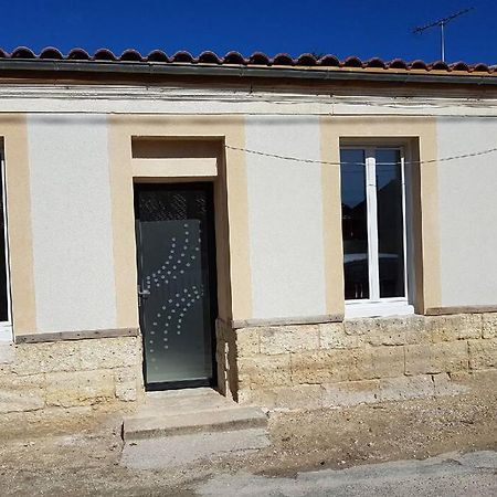 Maison Classee 2 Etoiles En Plein Coeur De Margaux Villa Exterior photo